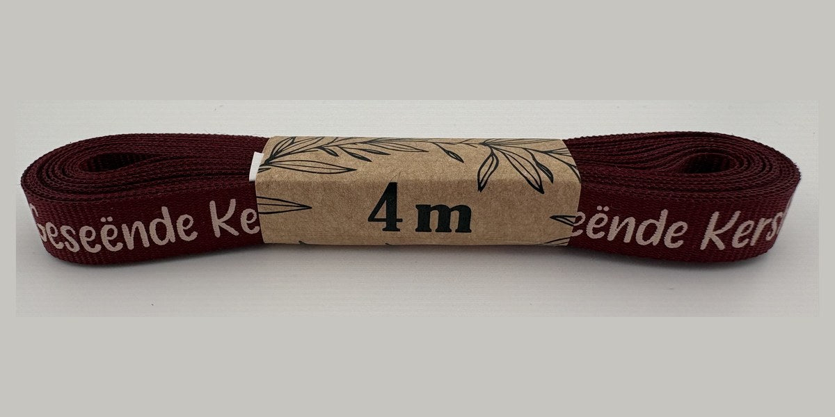 GESEëNDE KERSFEES - LIGHT CREAM ON MAROON RED
