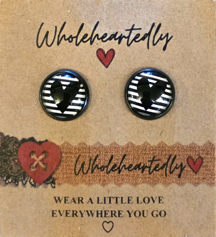 Black heart earings