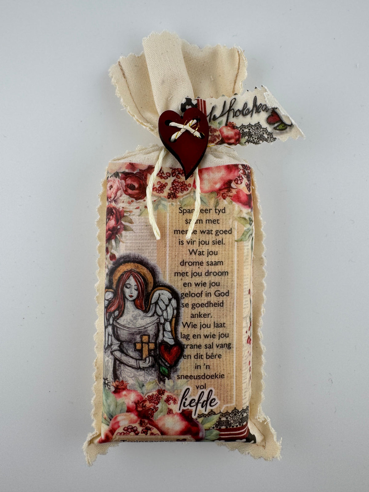 Fabric pouch - Treat, joy & love (tall)