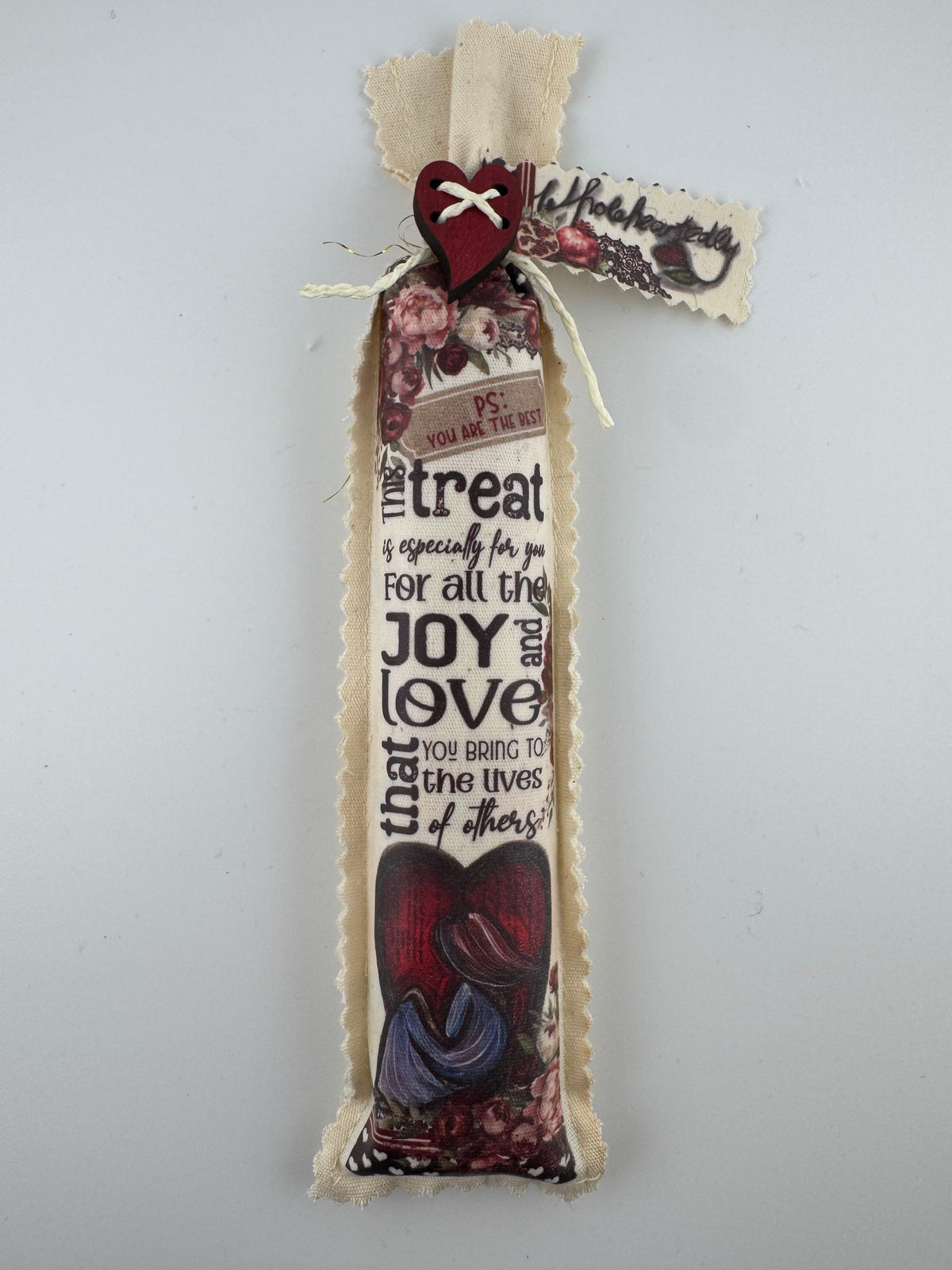 Fabric pouch - Treat, joy & love (tall)