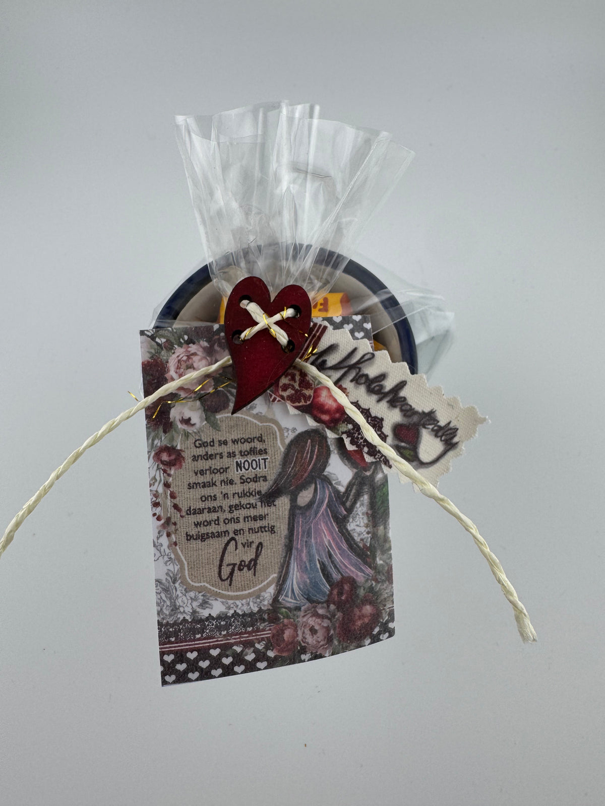 Enamel mug gift pack with fudge