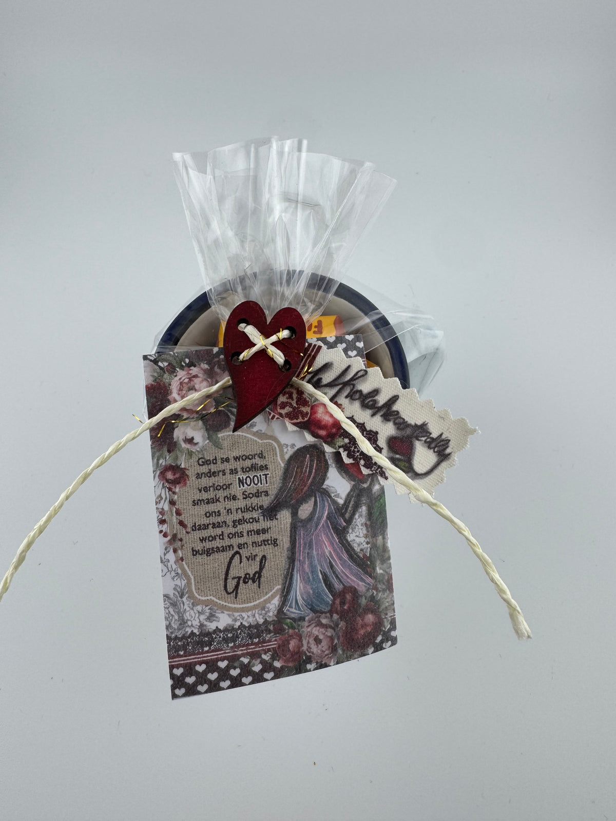 Enamel mug gift pack with fudge