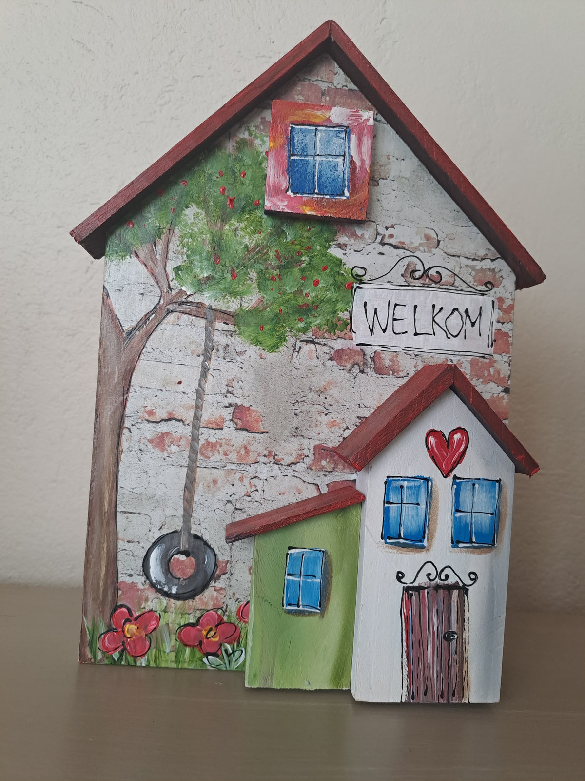 Wooden house - Welkom tree & tyre swing 22x15x3cm