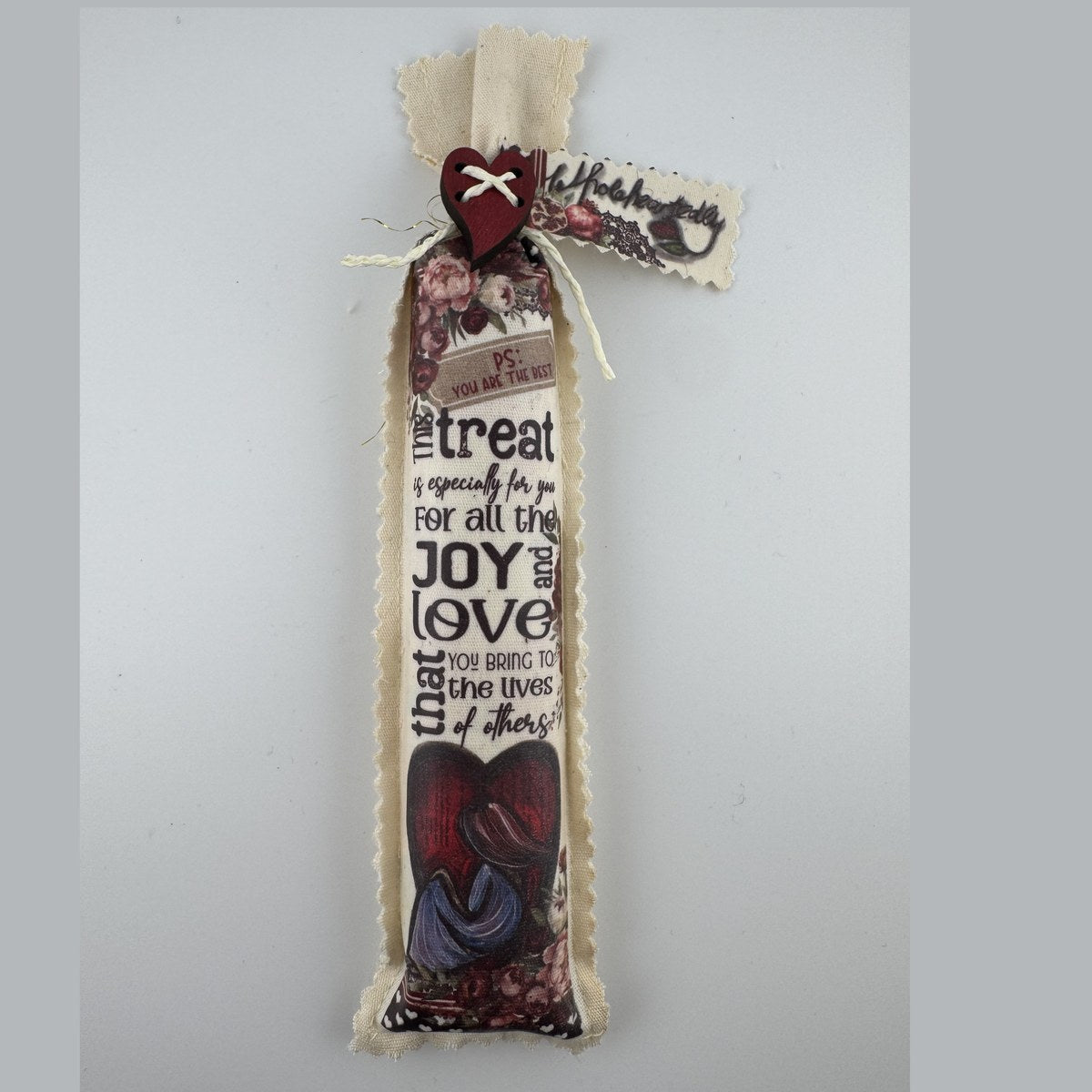 Fabric pouch - Treat, joy & love (tall)