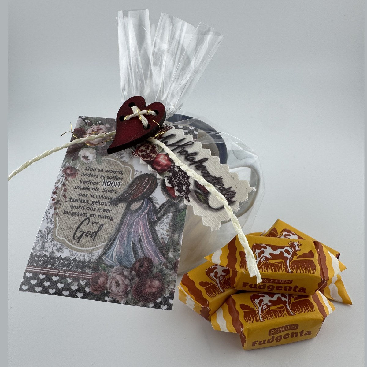 Enamel mug gift pack with fudge